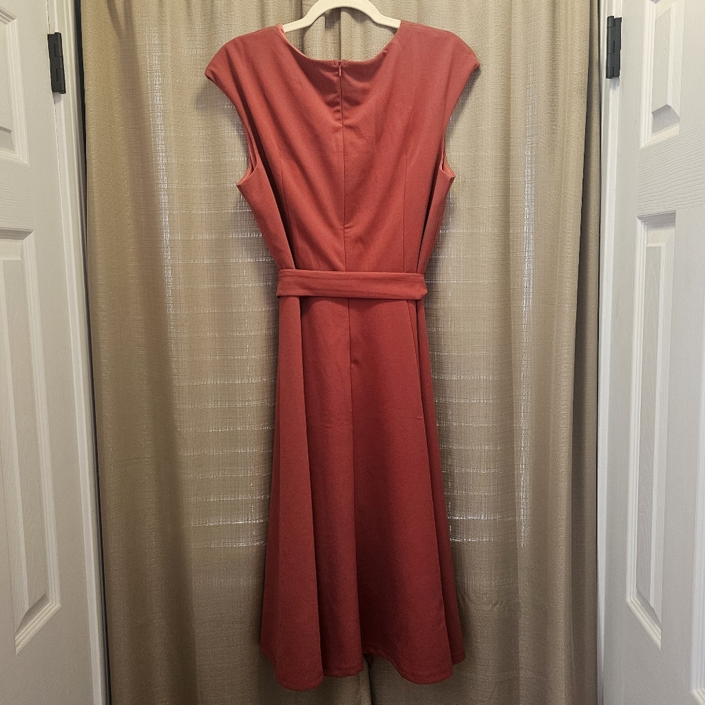Elegant Raspberry Pink Dress with Belt - Picture 2 of 5